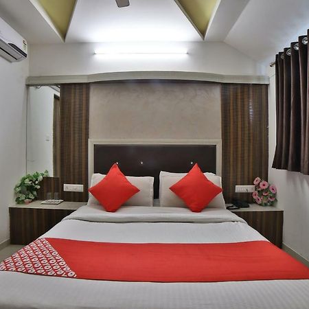 Hotel Sunstay Ahmedabad Exterior photo