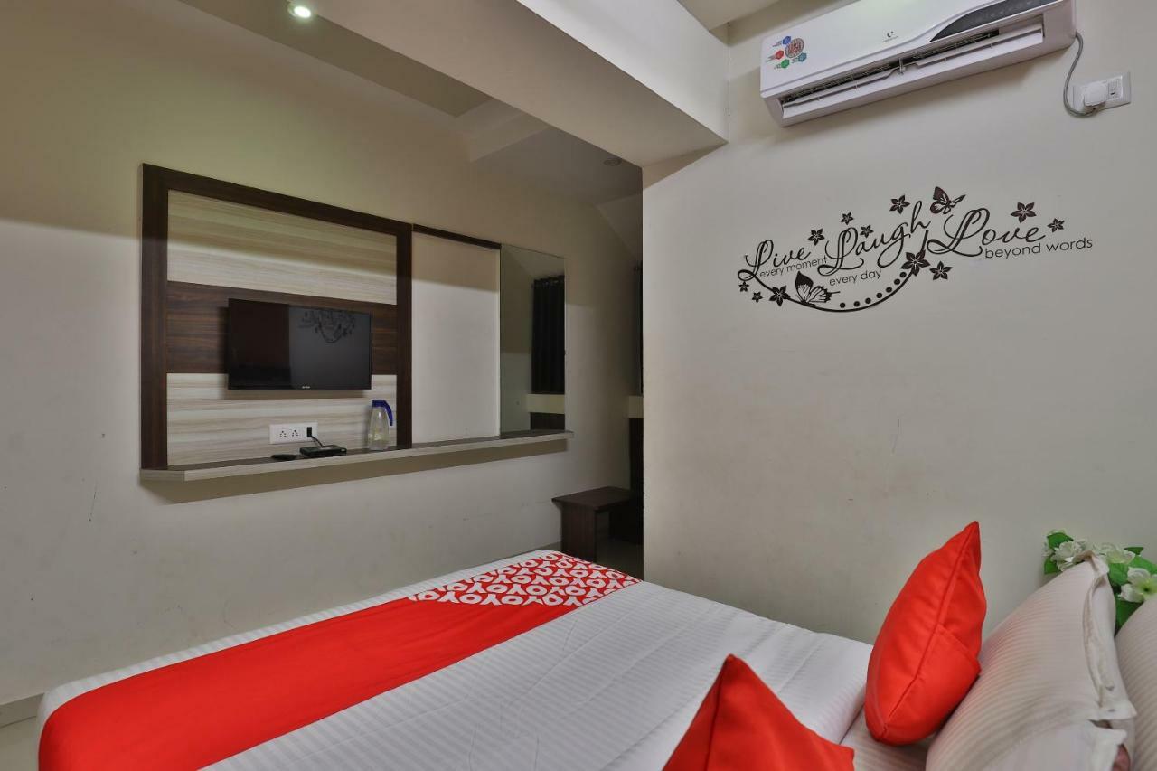 Hotel Sunstay Ahmedabad Exterior photo