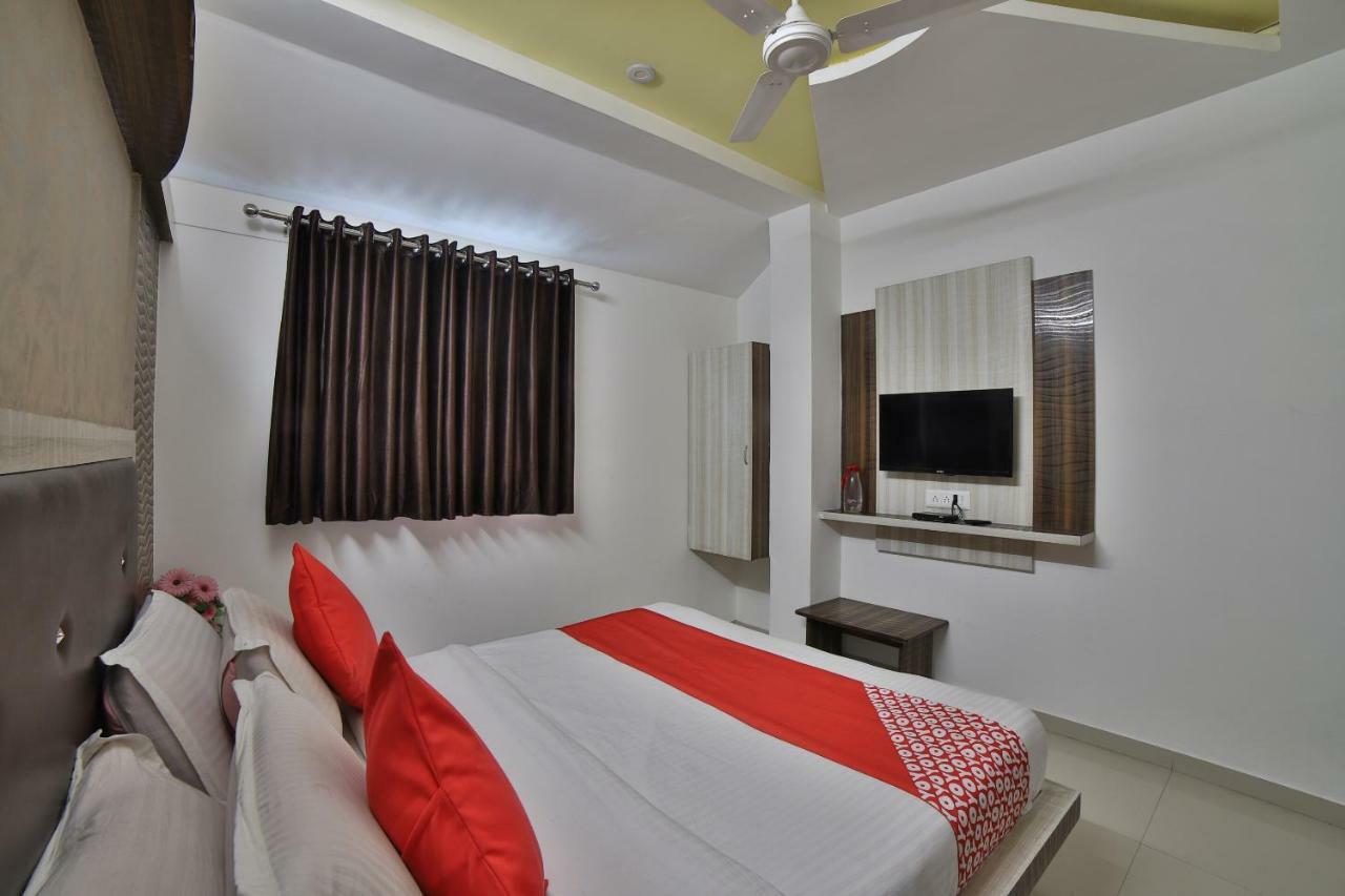 Hotel Sunstay Ahmedabad Exterior photo